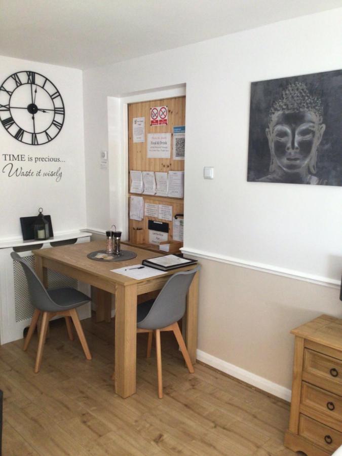 Meerkat Manor B&B Colwall Bagian luar foto