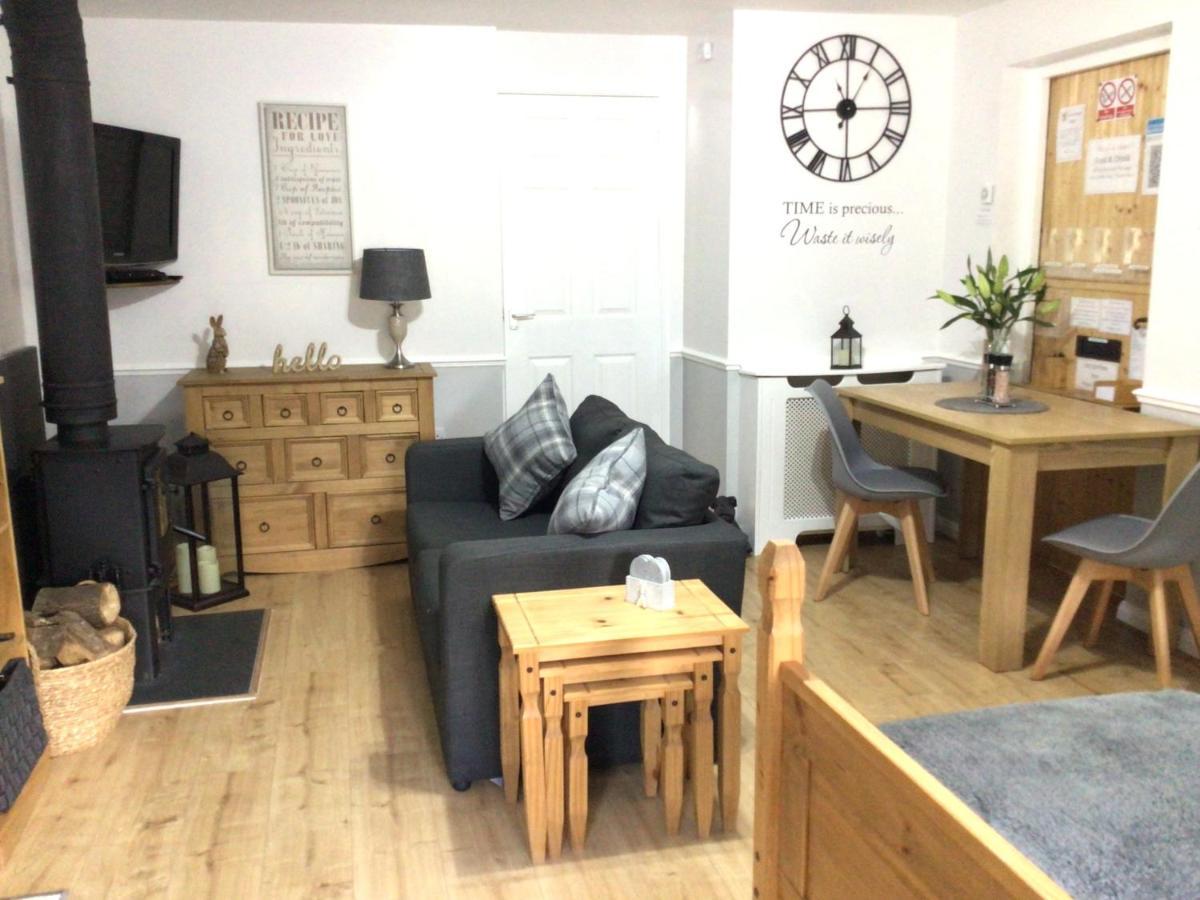Meerkat Manor B&B Colwall Bagian luar foto